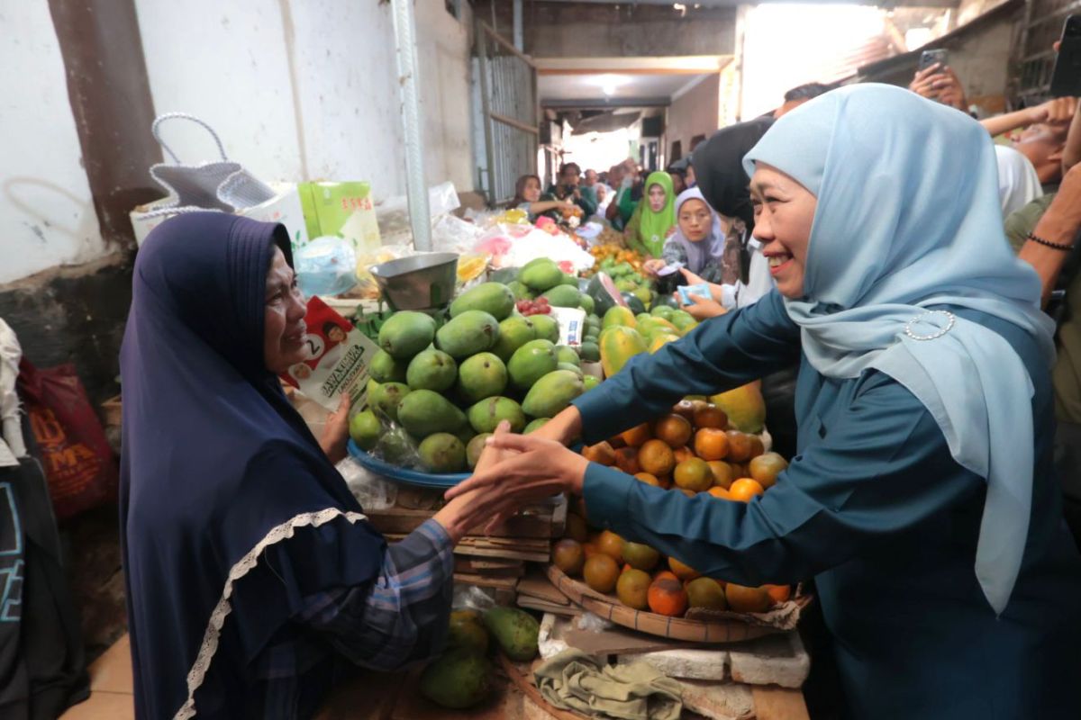 Khofifah banyak terima aspirasi dari pedagang Pasar Sayur Magetan