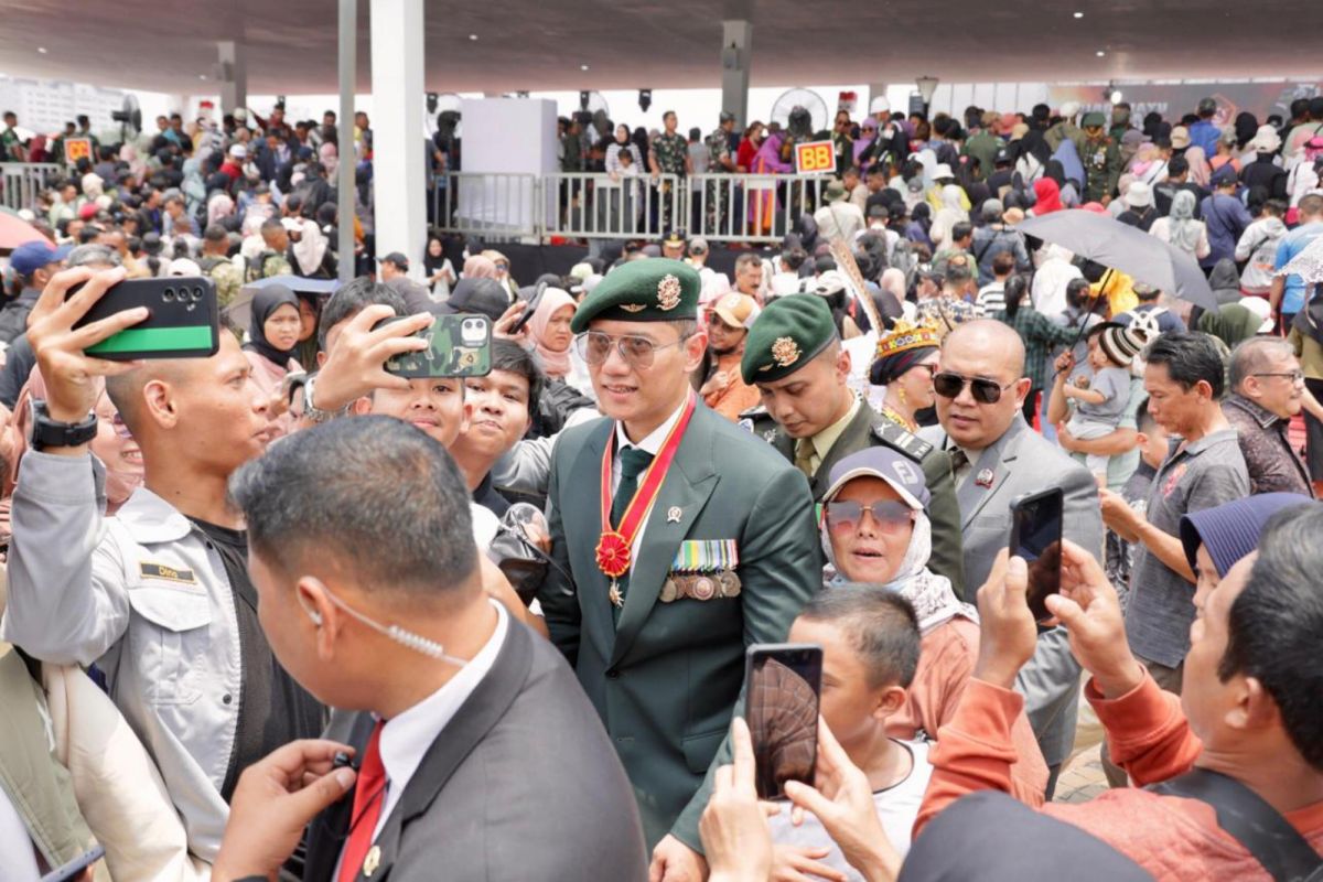 Menteri AHY hadiri upacara peringatan HUT TNI ke-79 di Monas