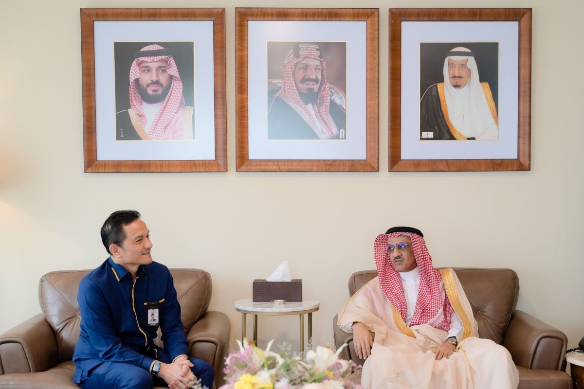 Indonesia, Saudi discuss intensifying investment cooperation in Hajj