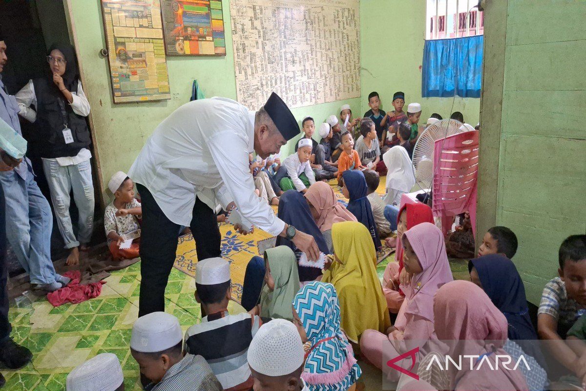 IKANAS santuni 249 anak yatim di Panyabungan