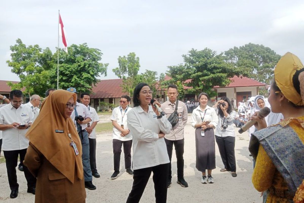 Menkeu Sri Mulyani motivasi pelajar SMA Negeri 1 Tanjung Pandan