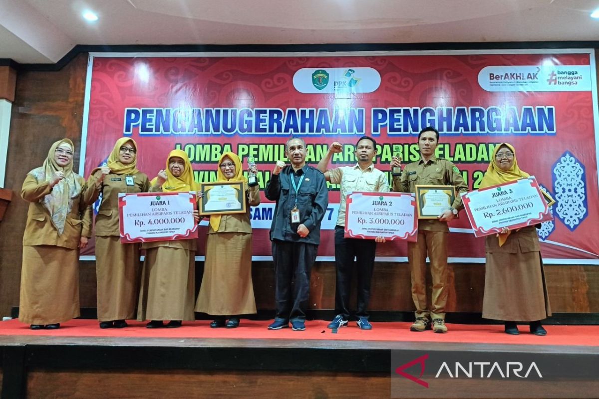 DPK Kaltim beri anugerah kepada Arsiparis Teladan 2024