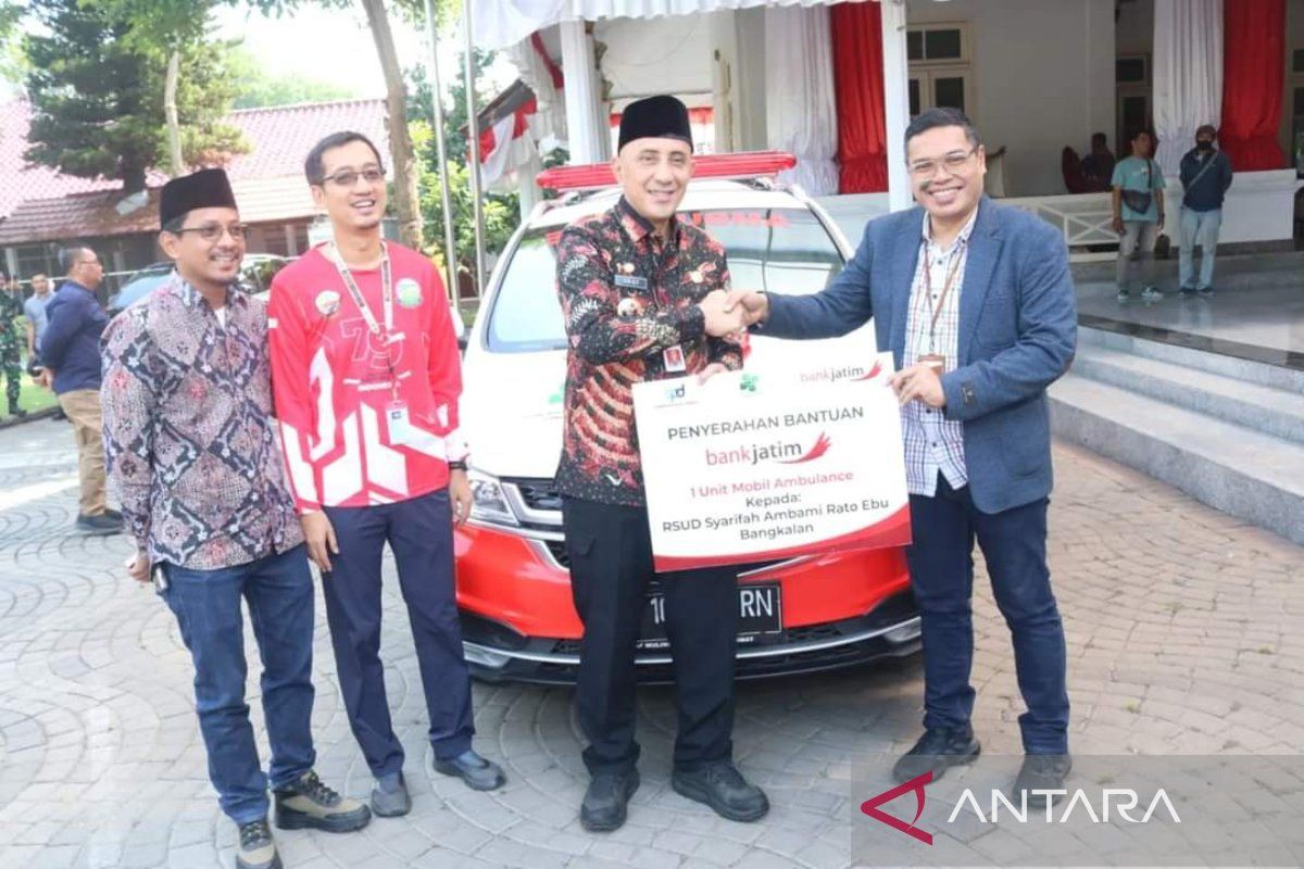 Pemkab Bangkalan terima bantuan ambulans untuk layanan kesehatan