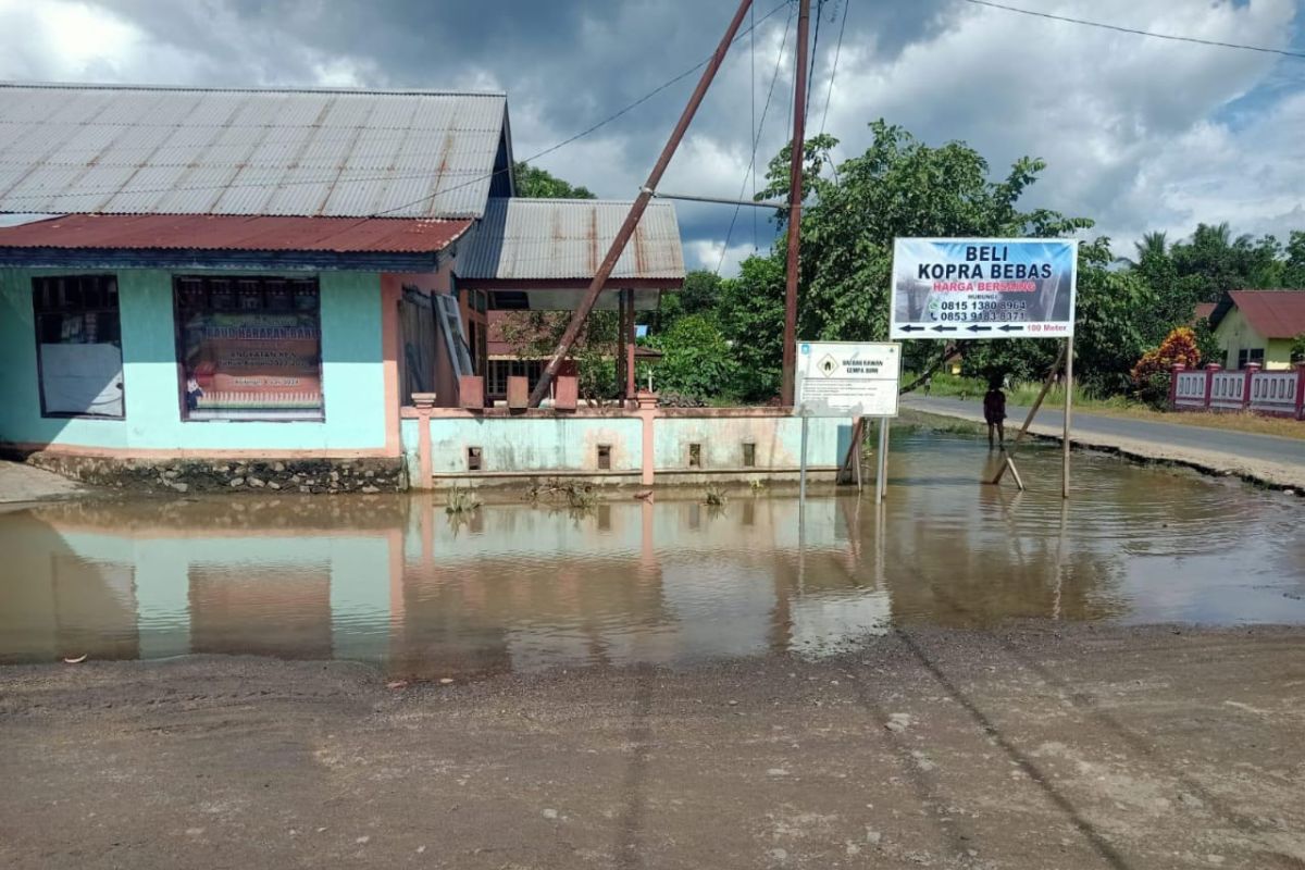 Polres Halmahera Utara terjunkan personel bantu masyarakat terdampak banjir