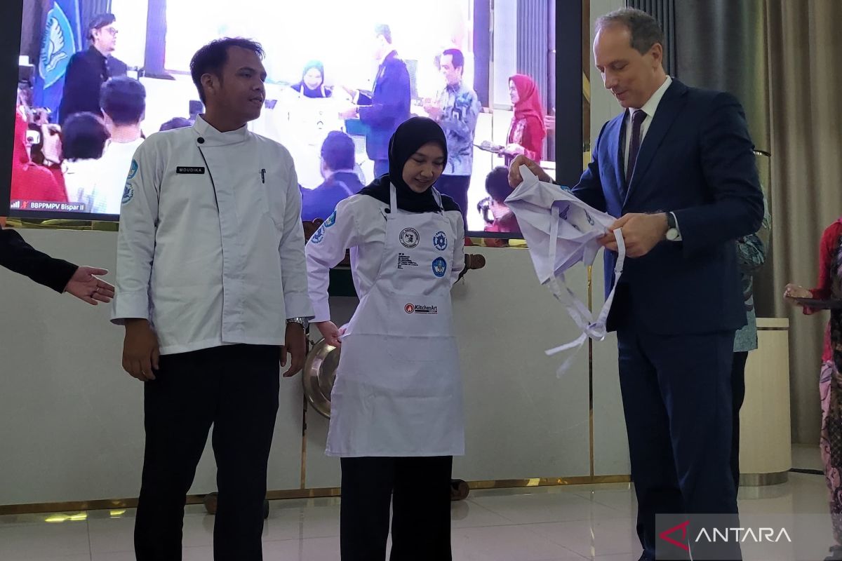 RI, France conduct culinary training to improve vocational education