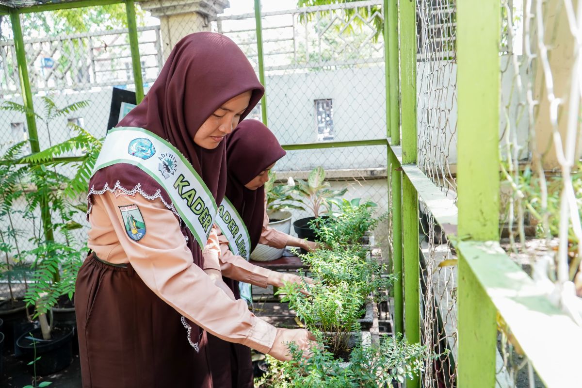 KLHK beri penghargaan kepada enam sekolah di Lamongan