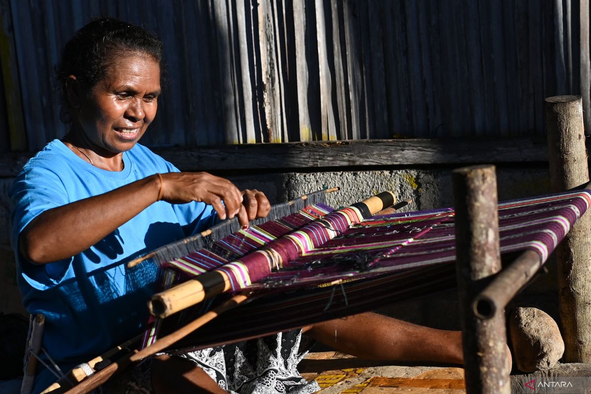 Weaving hope in "Bumi Flobamora"