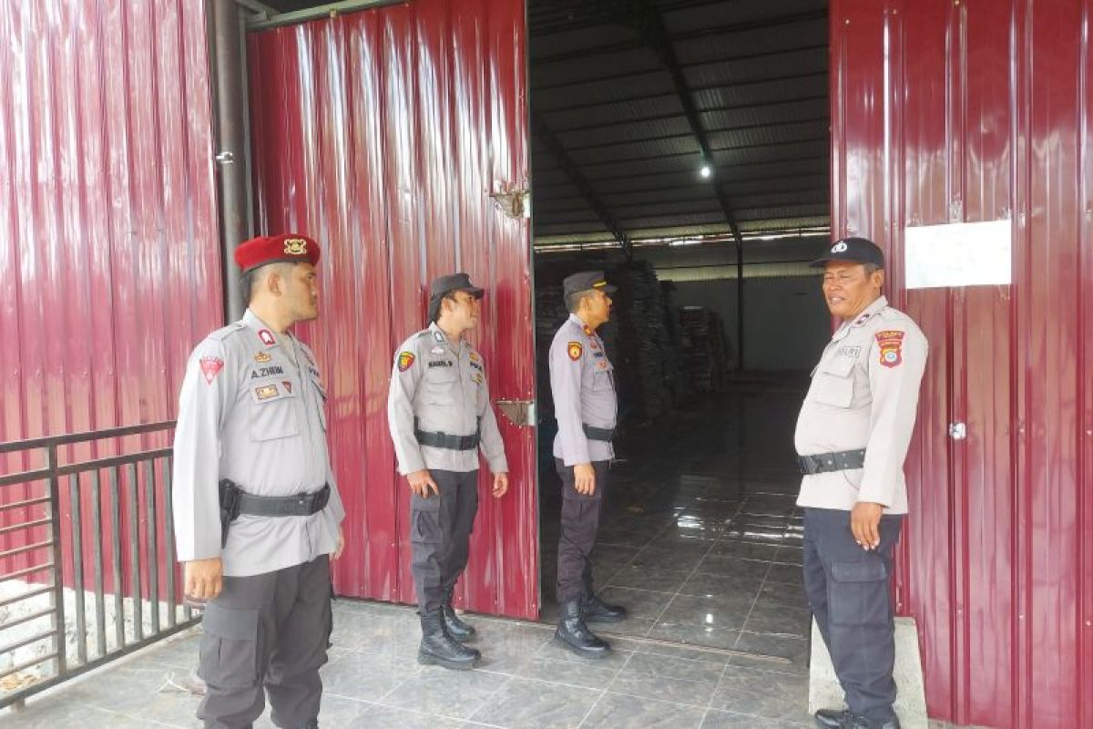 Polres Sigi perketat pengamanan gudang logistik di KPU Kabupaten Sigi