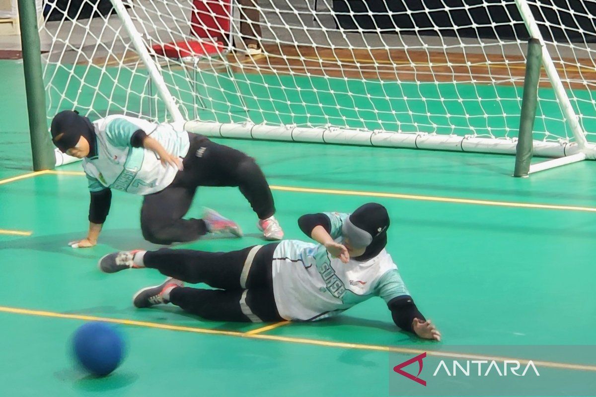 Penonton nikmati keseruan pertandingan goalball