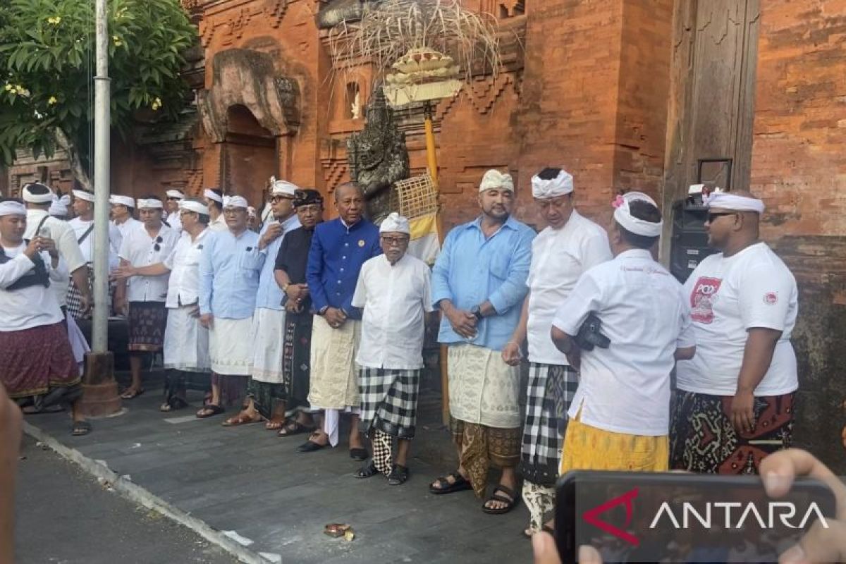 Paslon Mulia-PAS sambangi puri-puri di Bali bawa janji restorasi