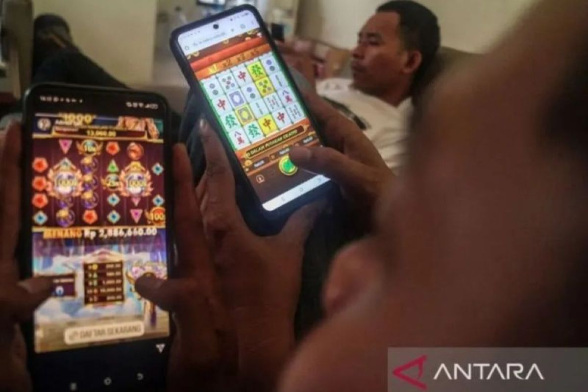 Pramono tekankan edukasi untuk cegah remaja terlibat judi online