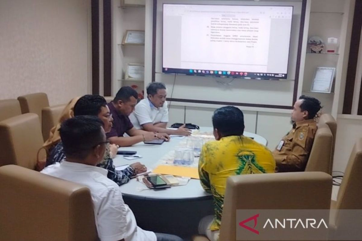 Bapemperda DPRD Kotabaru konsultasikan Raperda 2023-2024