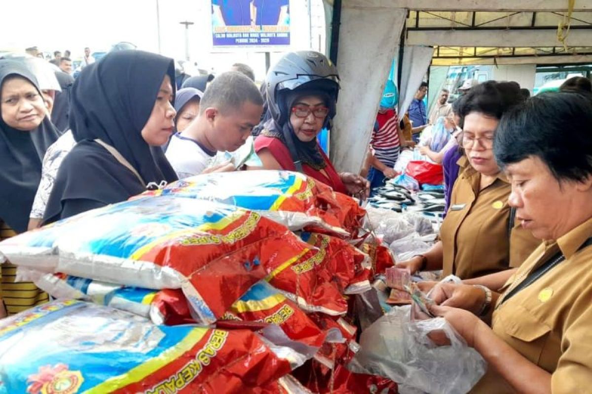 Pemkot Ambon laksanakan pasar murah jaga kondisi ekonomi dan daya beli masyarakat