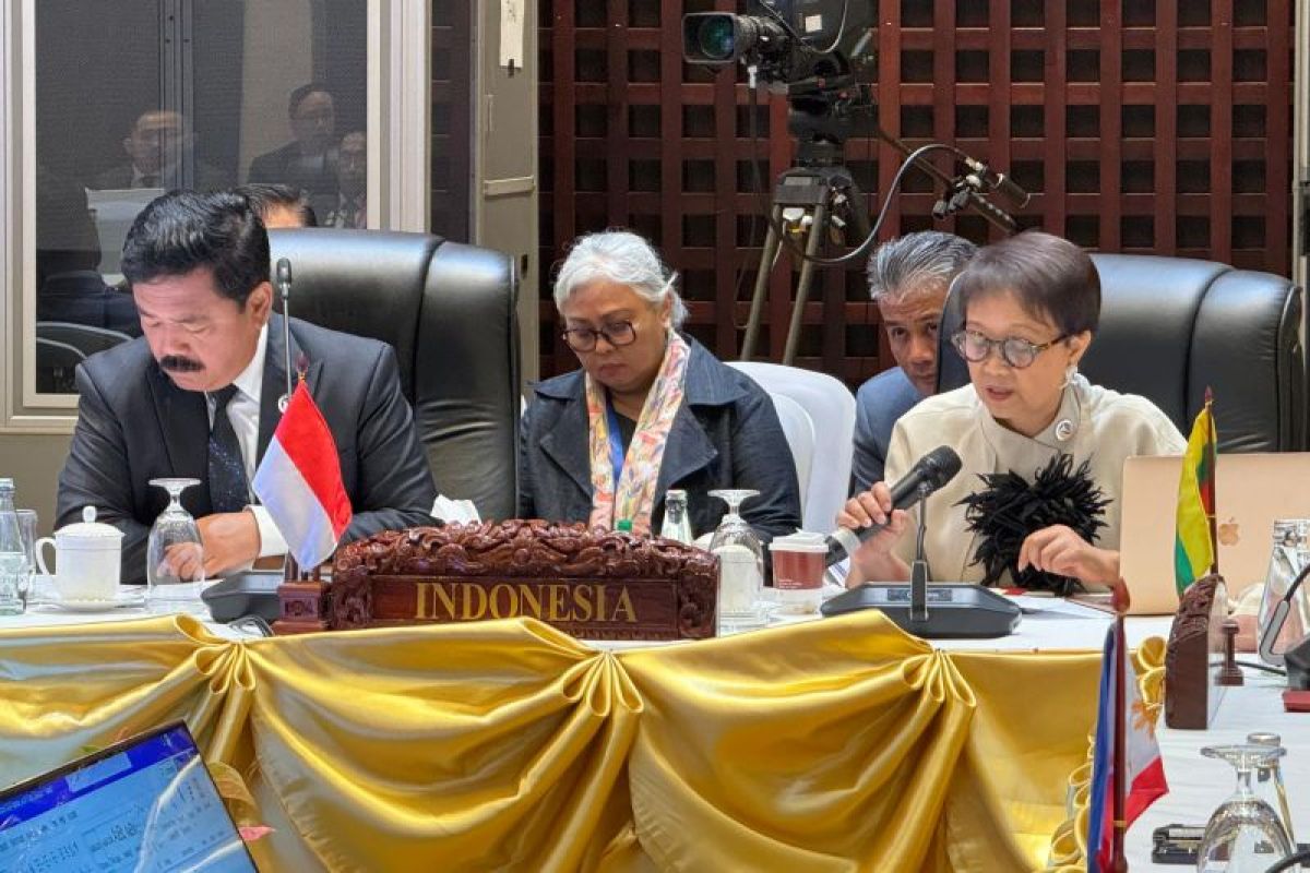 Indonesia highlights ASEAN's political, security challenges