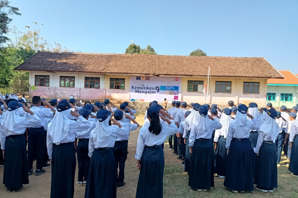 Siswa SMP Madiun dapat pengetahuan peran & manfaat APBN dari Kemenkeu