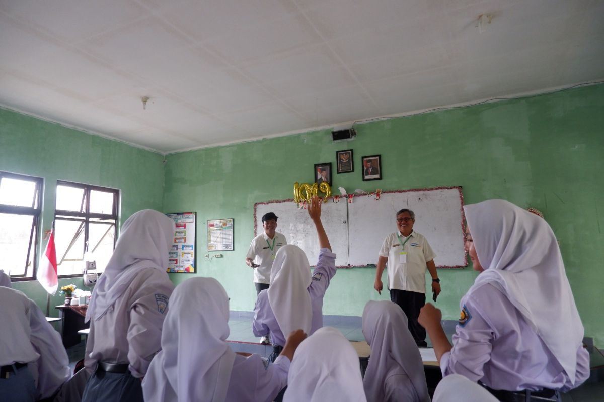 Kemenkeu Mengajar tingkatkan literasi keuangan negara siswa SMAN 1 Pangkalpinang