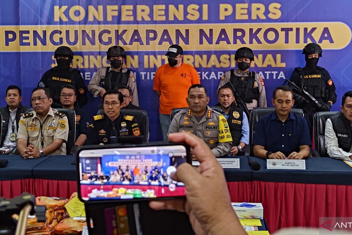 Warga Negara Malaysia tertangkap bawa narkoba dalam kemasan kopi instan