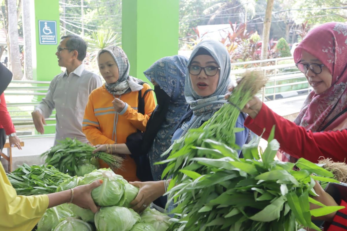 Faperta Unja adakan bazar hasil panen sayuran organik