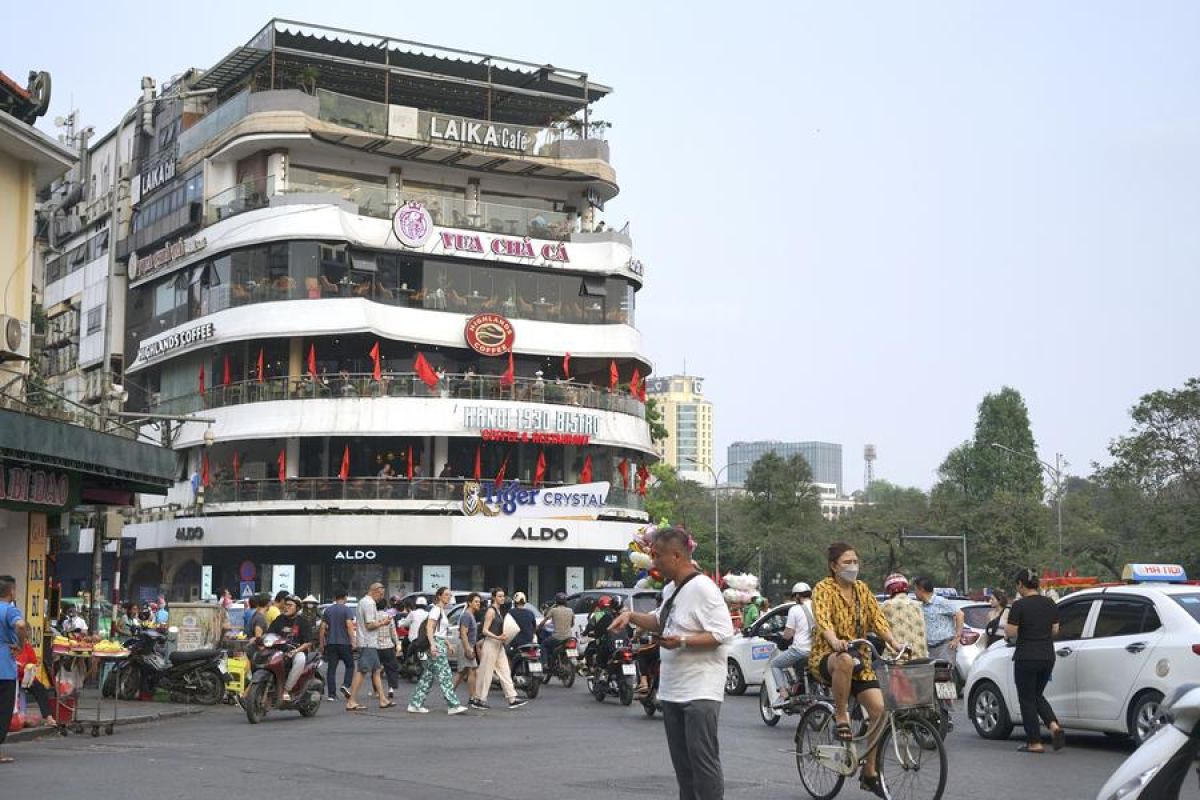 Pendapatan penjualan retail dan jasa Vietnam naik 8,4 persen