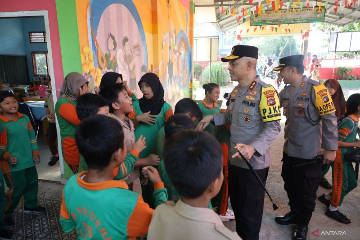 Kapolda Babel blusukan ke sejumlah sekolah di Pangkalpinang pastikan situasi kamtibmas