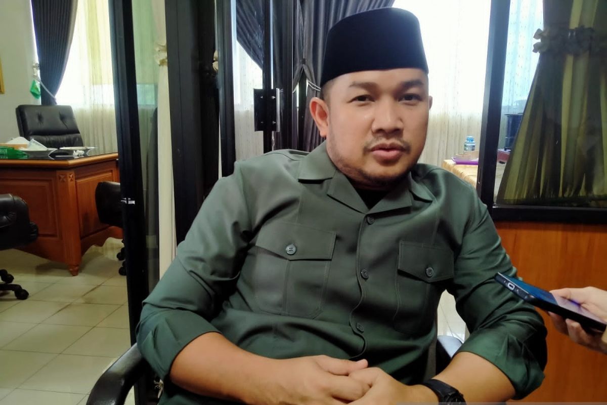 Anggota DPRD Kalsel usai paripurna 