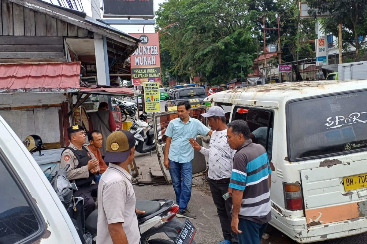 Samapta Polresta Pekanbaru ajak penumpang dan juru mudi jaga kedamaian saat pilkada