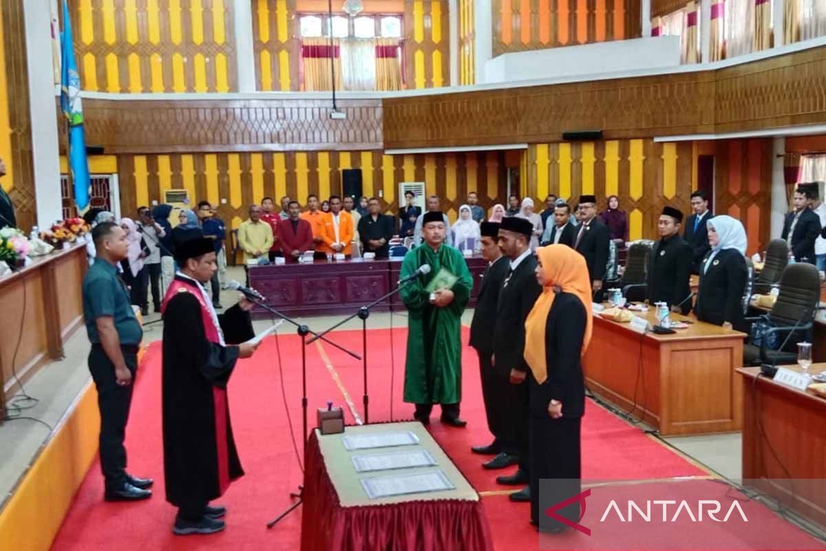 Tiga pimpinan definitif DPRK Aceh Selatan dilantik