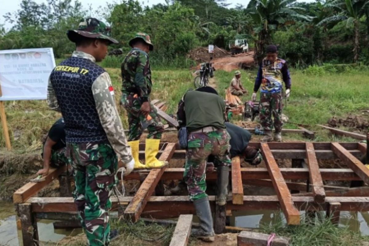 Satgas TMMD Kukar  bangun jembatan pertanian untuk ketahanan pangan