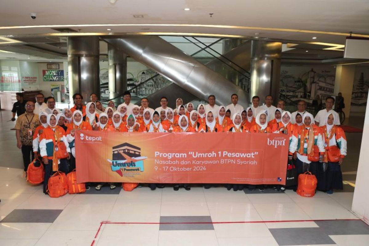 BTPN Syariah berangkatkan umrah nasabah dari Jambi