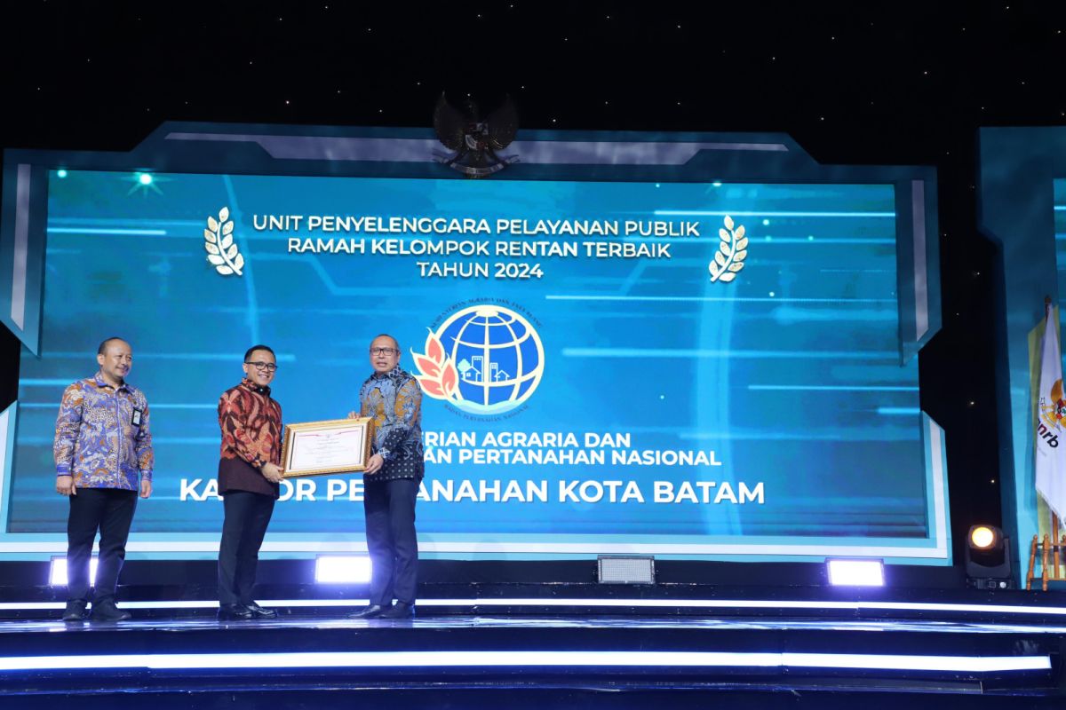 Kementerian ATR/BPN raih dua penghargaan dari Kementerian PAN-RB