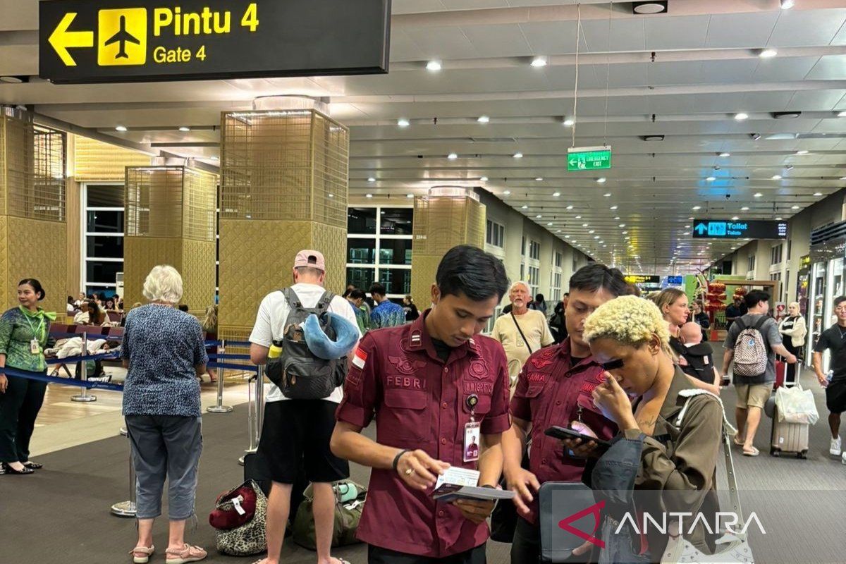 Kantor Imigrasi Denpasar usir WNA Uganda buka praktik prostitusi