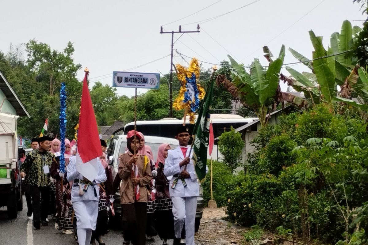 Pawai Ta'aruf meriahkan MTQ ke-49 Kabupaten Tabalong