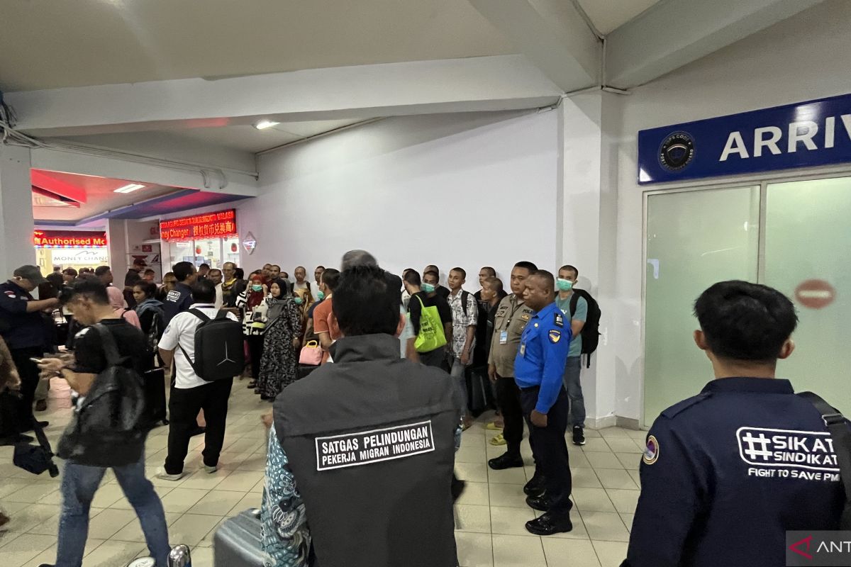 Satgas PPMI Batam beri konseling berkala bagi anak dideportasi