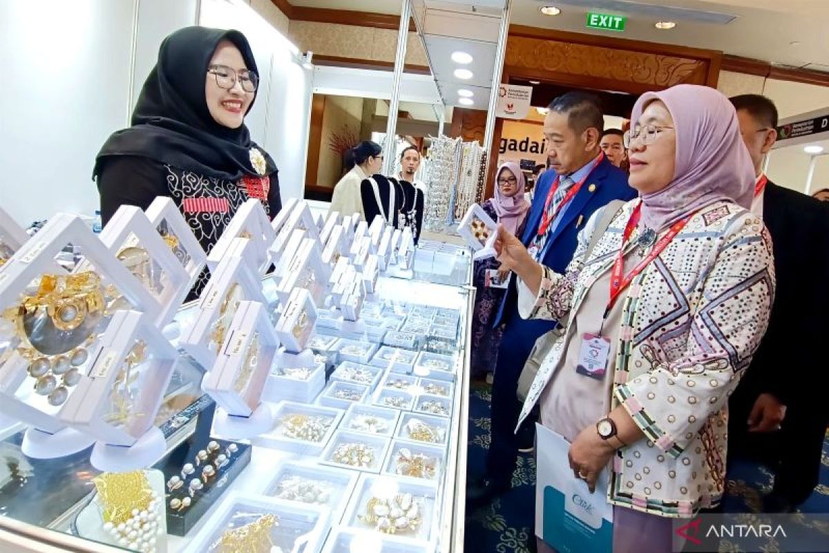 Ministry asks jewelry industry to continue to innovate