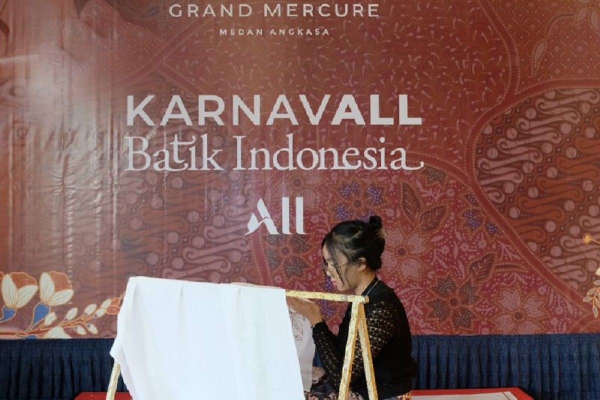 Hotel Mercure Rayakan KarnavALL Batik
