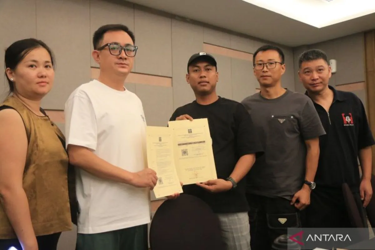 Pengusaha asal China bantah jual mutiara impor secara ilegal di Lombok