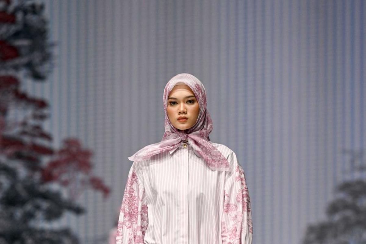 Album Asia: Mengintip gelaran Jakarta Muslim Fashion Week 2025