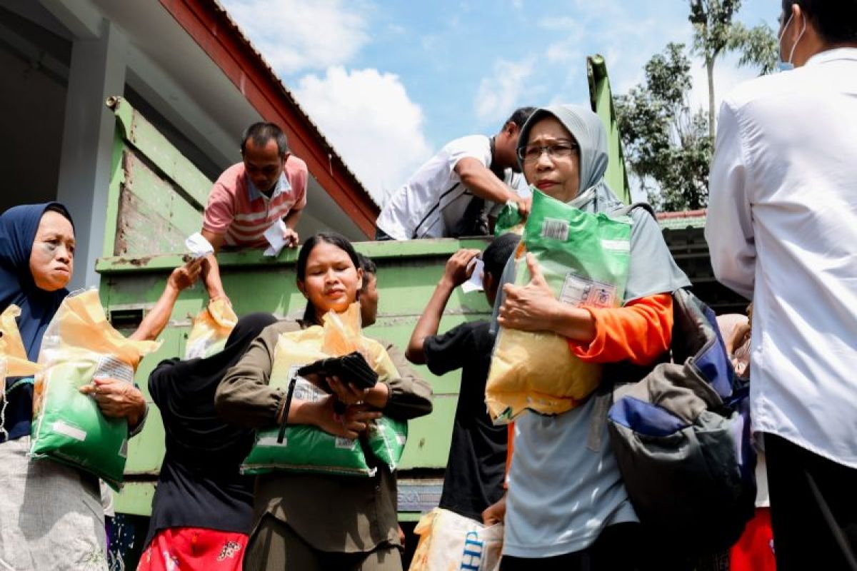 Pemkab Lumajang jaga netralitas ASN dalam distribusi bantuan