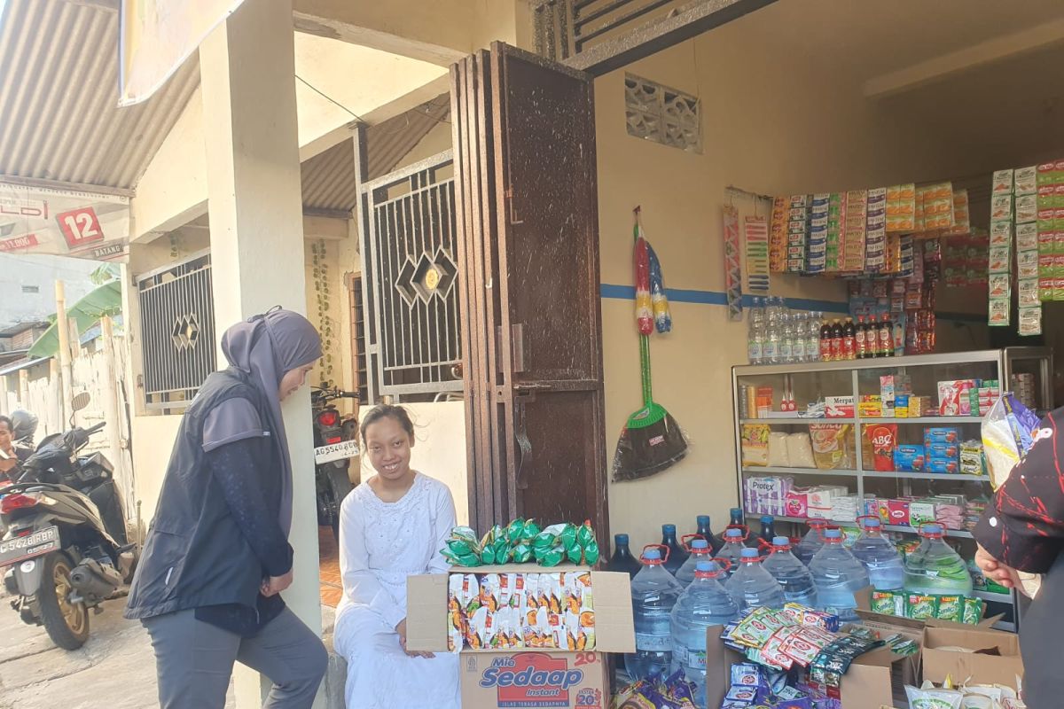 Kemensos salurkan bantuan untuk dua pelajar yatim piatu Tulungagung