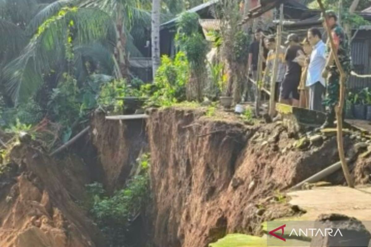 Dinsos Mukomuko siapkan bantuan untuk korban longsor