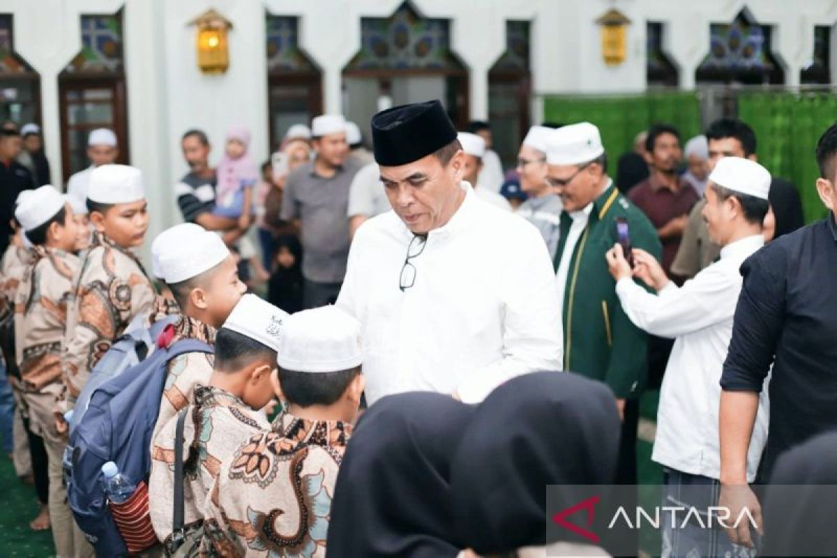 Bupati lepas kontingen Porsadin Madina ke tingkat provinsi