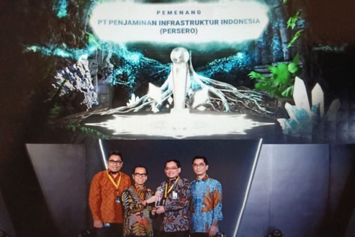 PT PII memenangkan Annual Report Award 2023