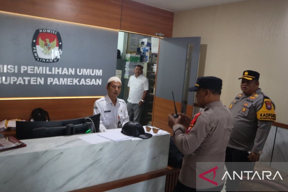 Polres Pamekasan perketat penjagaan di gudang logistik KPU