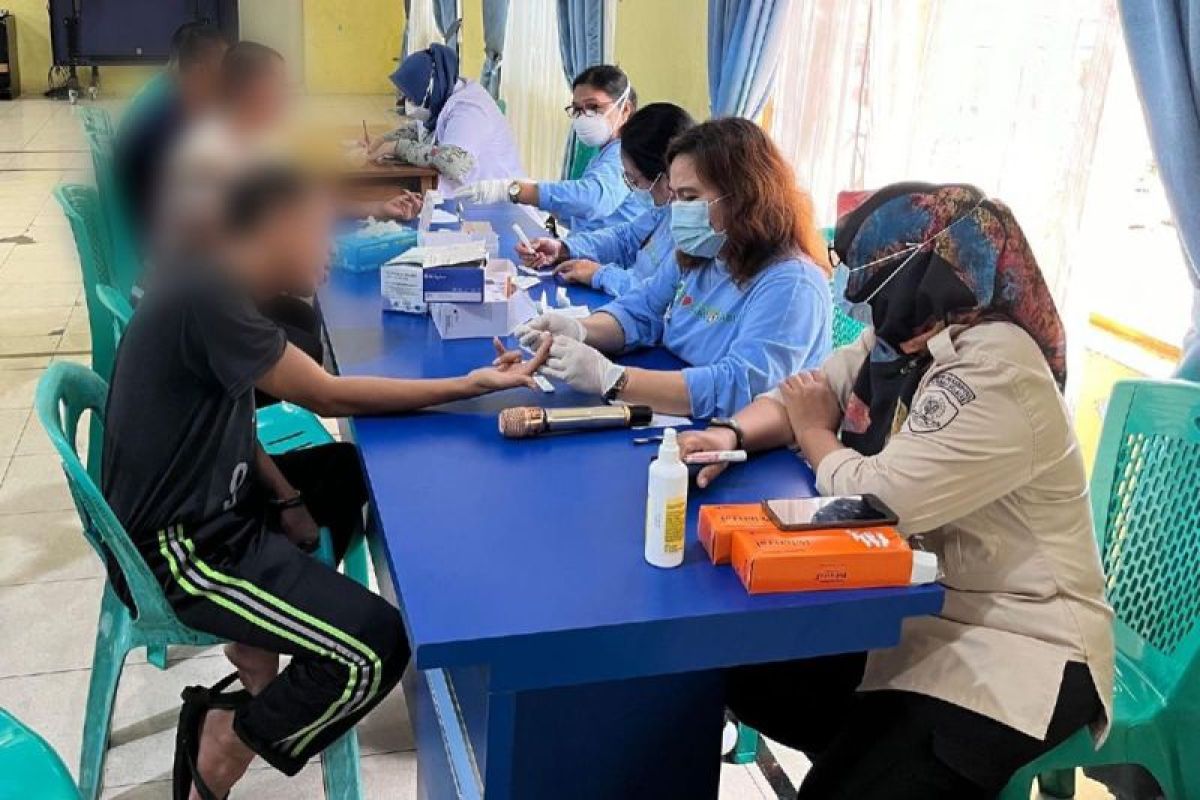 Lapas Padangsidimpuan Sumatera Utara skrining 60 warga binaan cegah HIV/AIDS