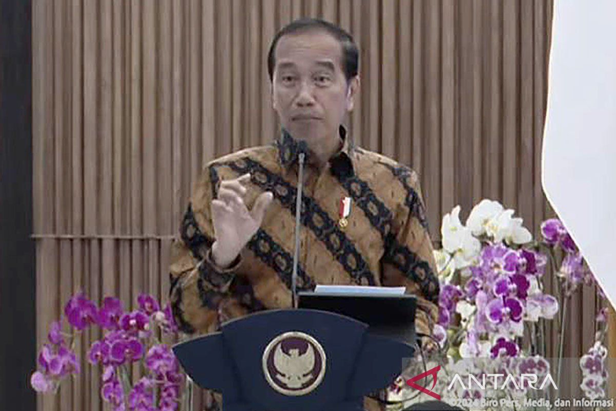 Jokowi to receive honorary Loka Praja Samrakshana Polri medal