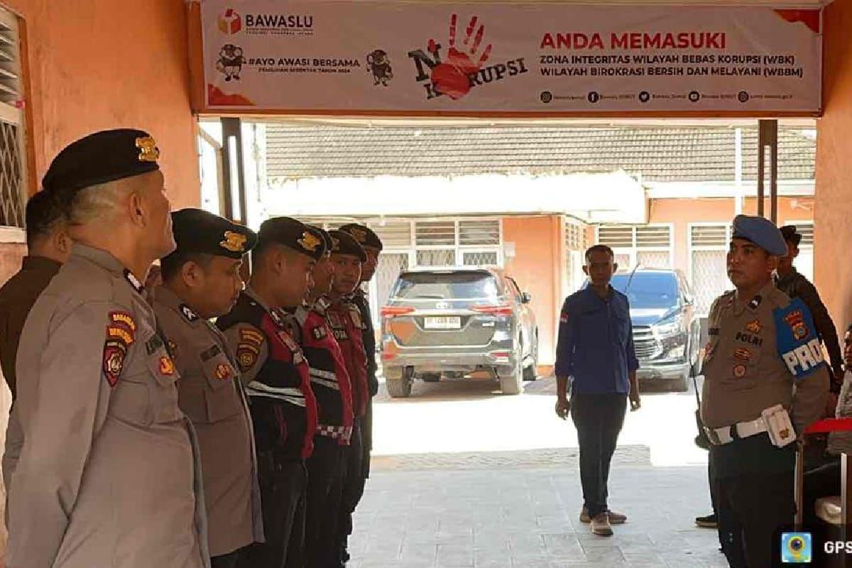 Polda Sumut lakukan pengecekan personel pengamanan di Kantor Bawaslu