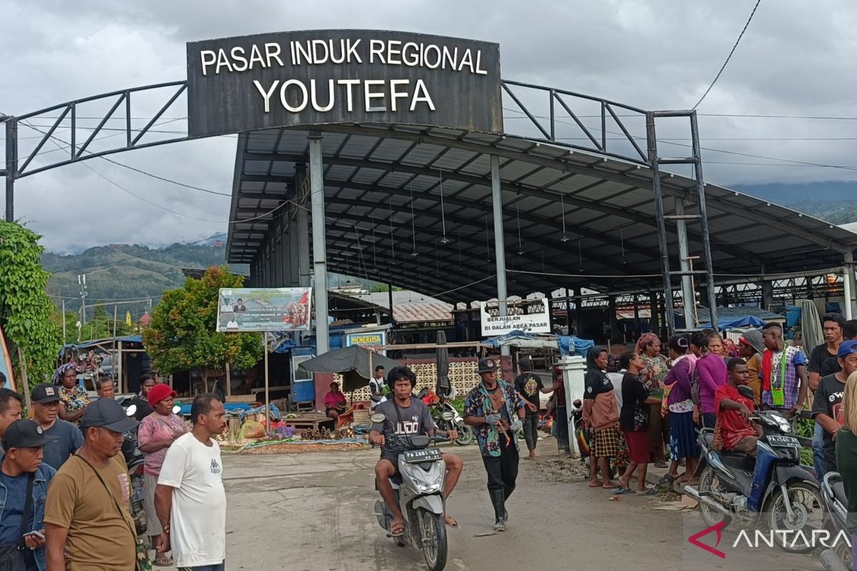 Pemkot Jayapura batasi jam operasional Pasar Induk Youtefa