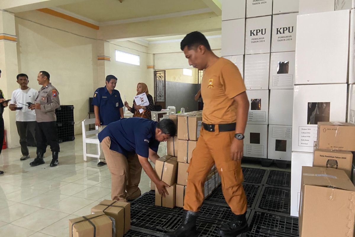 KPU Kota Blitar terima logistik surat suara