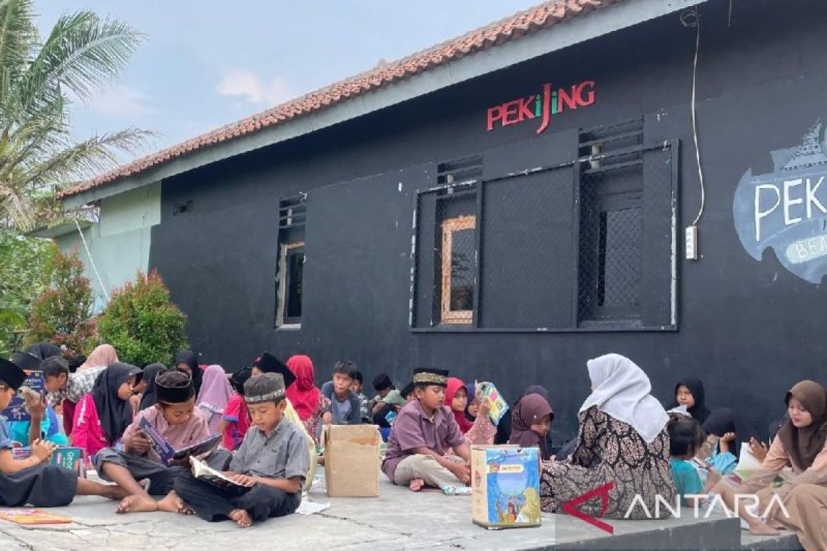 Meningkatkan literasi masyarakat melalui Kampung Pekijing