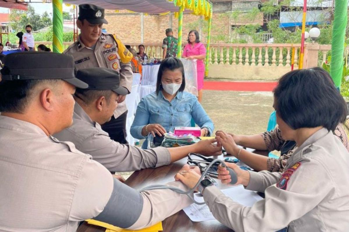 Polres Simalungun gelar pemeriksaan kesehatan gratis kepada personel dan masyarakat